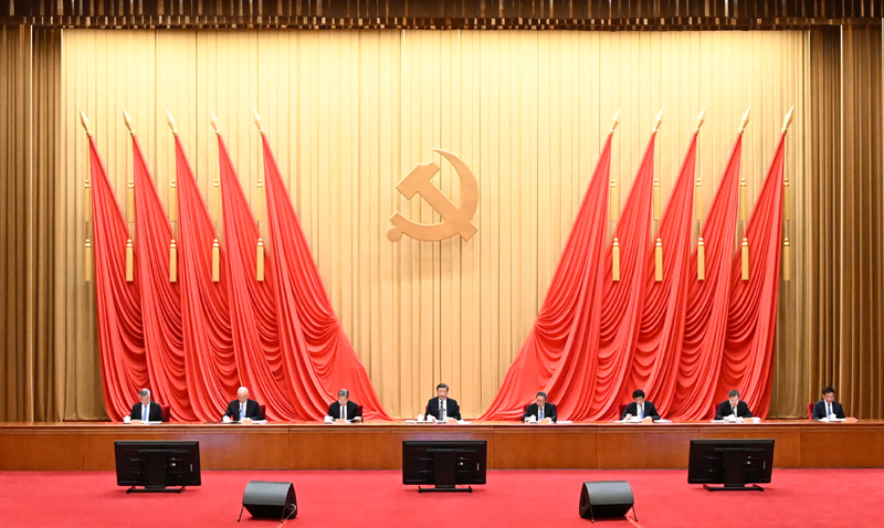 4月3日，，，，，学习贯彻习近平新时代中国特色社会主义头脑主题教育事情聚会在北京召开。。。。。。中共中央总书记、国家主席、中央军委主席习近平出席聚会并揭晓主要讲话。。。。。。李强、赵乐际、王沪宁、蔡奇、丁薛祥、李希、韩正出席聚会。。。。。。